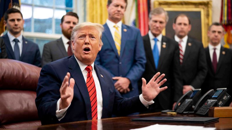 সরানো হচ্ছে বহু জ্যেষ্ঠ কূটনীতিককে, ‘ডিপ স্টেট’ ভাঙবেন ট্রাম্প!